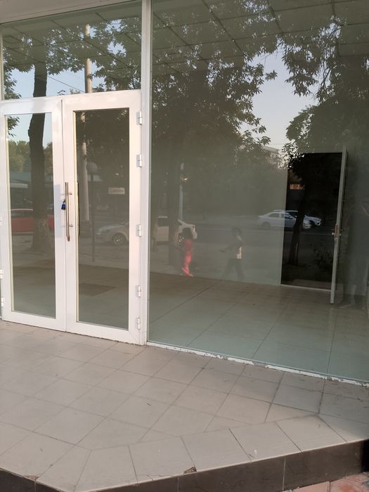 Чиланзар19 в доль дороги 42м² 1этаж 2комнаты Юр адреса парковка 24 /7