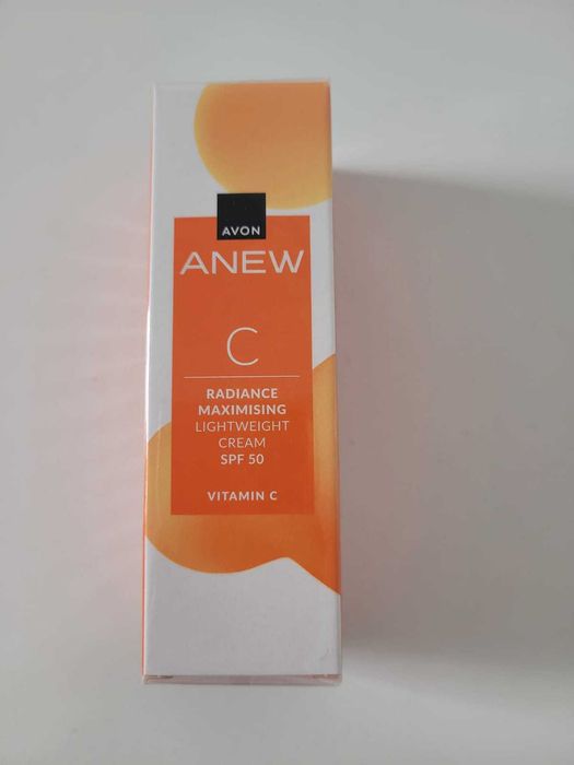 crema de fata cu vitamina C Avon