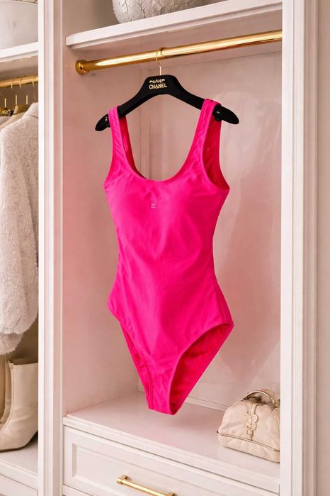 цикламен цял бански на шанел chanel дамски размер с нов топ розов