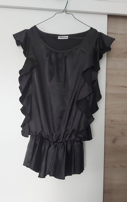Bluza satin cu volane laterale și la baza inferioara