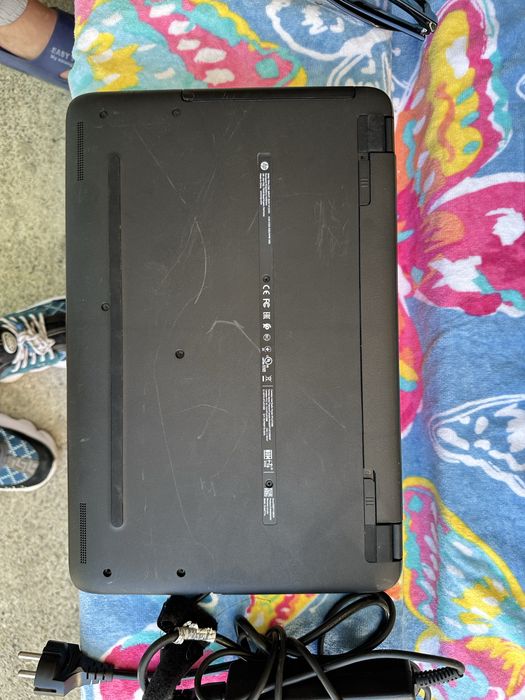 Vand laptop hp pentru mai multe dm