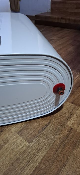 Продаётся аристон 80л почти новый