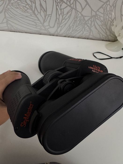 Продам бинокль Celestron