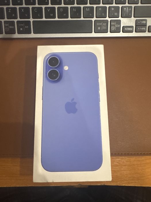 iPhone 16 128GB Blue