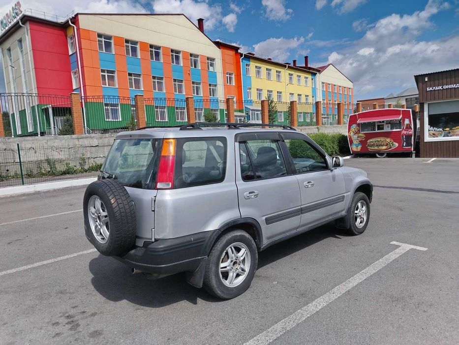 Кроссовер Honda CR-V RD1, левый руль