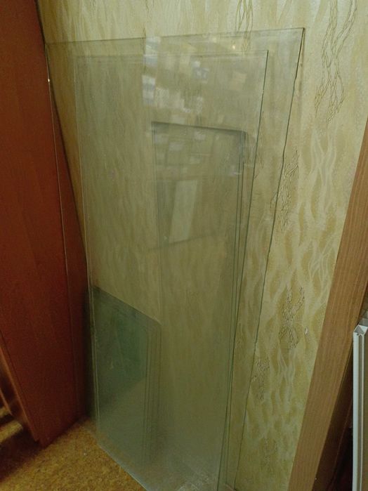 Стекло 4 мм 24x125см  б/у