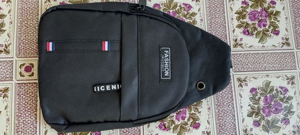 Барсетка бананка для мужчин