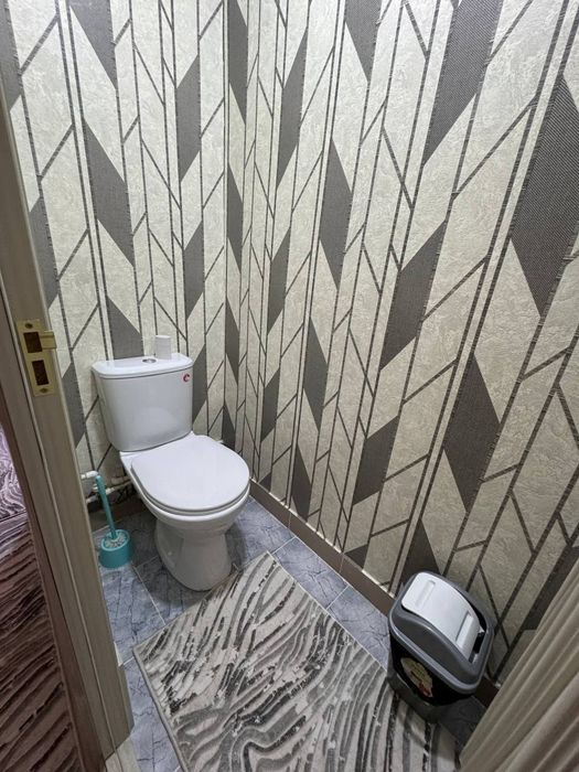 2-мактаб ёнида кв сотилади 2/1/5