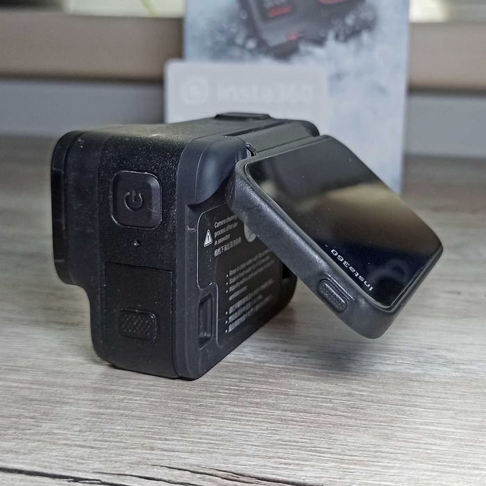 Экшн-камера Insta360 Ace Pro, 3 аккумулятора, зарядный кейс, чехол