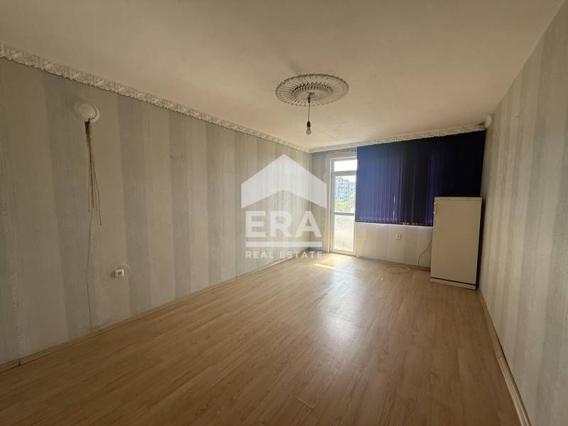 Четиристаен апартамент на ул. "Николаевска"