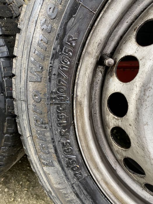 Jante+cauciucuri 205/65R16C Vw Transporter T5 Pret 1000 lei setul