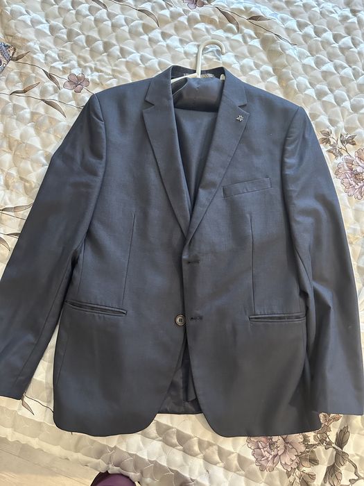 Продам костюм в хорошем состоянии