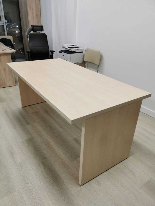 Продам конференц-стол 180х90 см