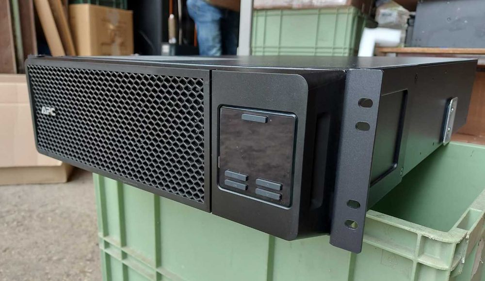 UPS ONLINE APC RT, SYMMETRA (1, 2, 3, 5, 6, 8, 10, 12 si 16 kVA)