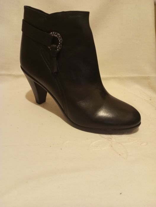 Botine din piele naturala