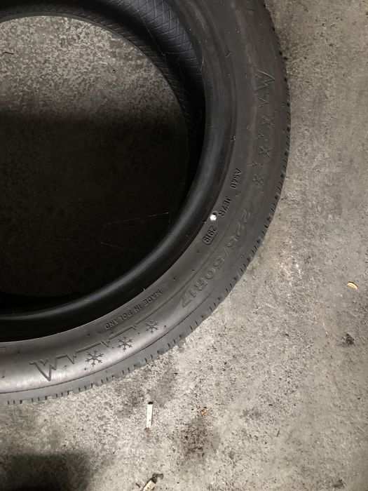 265 35 R19  Continental 225 50 R17 Dunlop