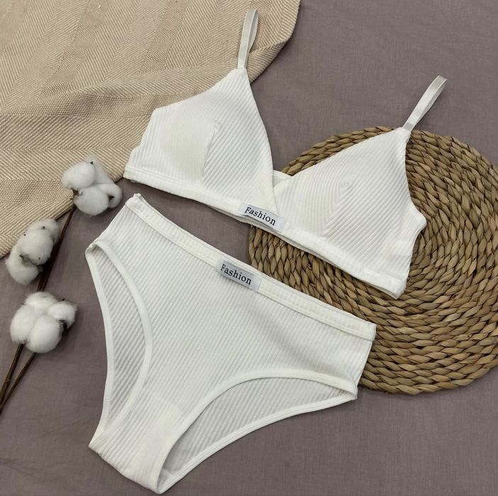 Женские базовые комплекты нижнего белья