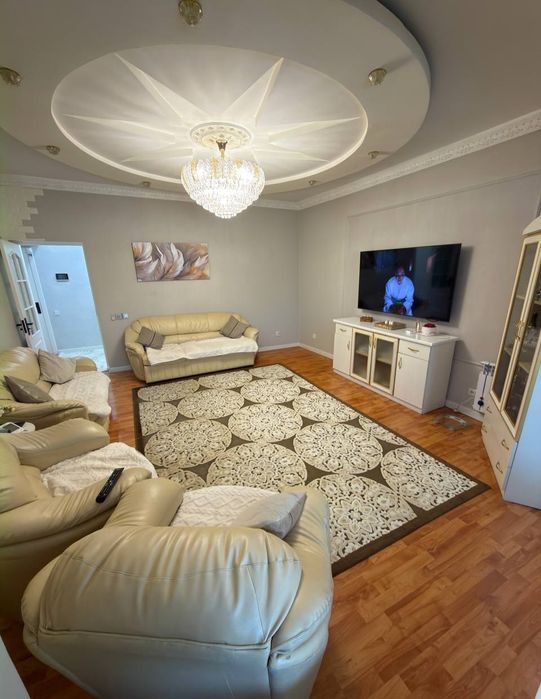 Улица: Абая четырёх комнатная Банковская Ориентир Makro Supermarket