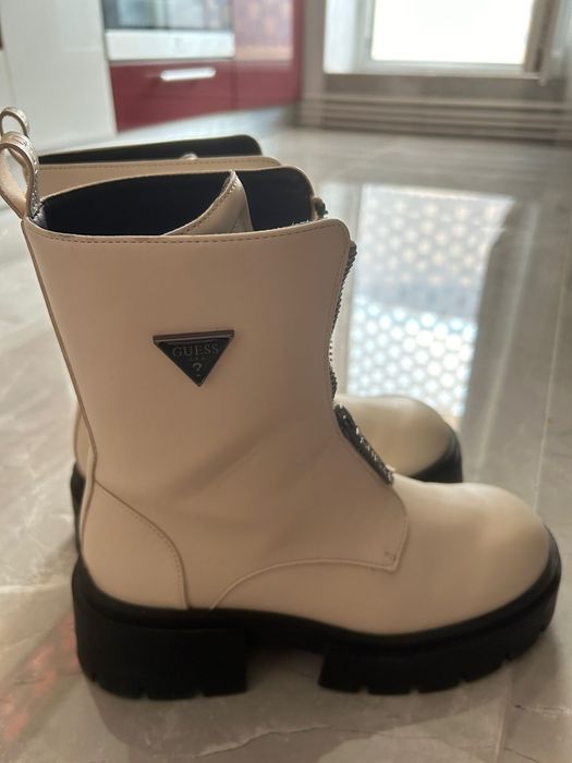 Botine/Cizme Guess