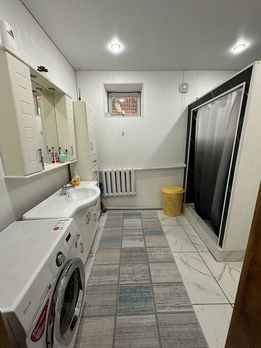 Продом большой дом с магазином.