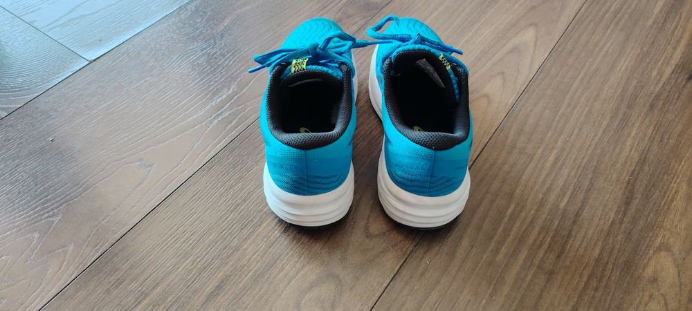 Детски маратонки asics номер 32.5
