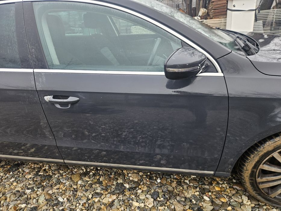 Usa dreapta fata Vw Passaf B7 cod culoare LI7F