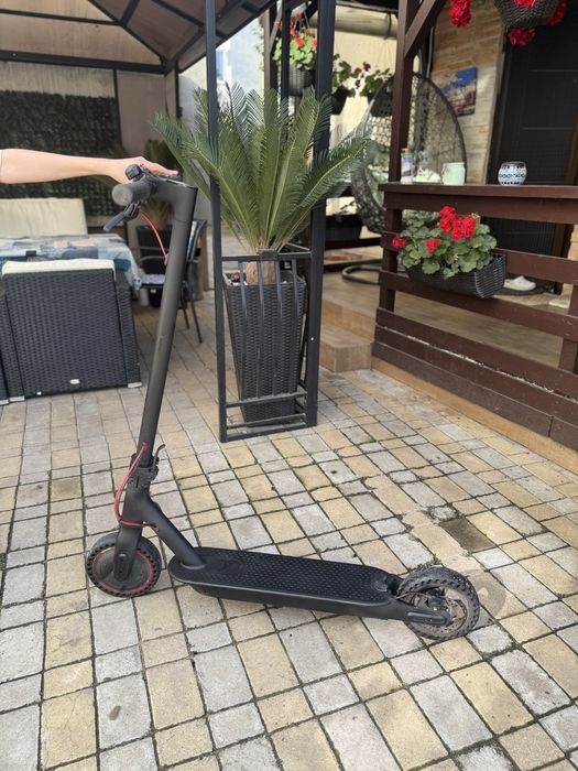 Trotineta electrica, Artec, Model L16-M365, putere motor 500 W, viteza maxima 30 km/h, Negru