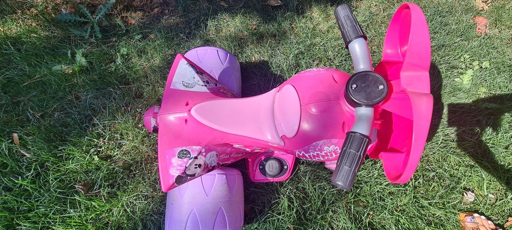 Tricicleta electrica copii, Injusa, Minnie Mouse, 6V, cu pedala de acc