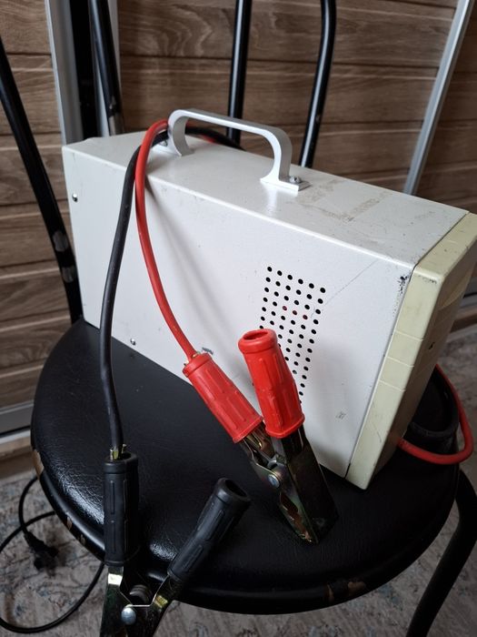 Зарядное устройство автомобильное 12v