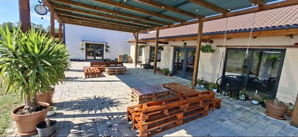Salon  chefuri   24 ore, - spatiu de inchiriat, pentru evenimente/majorate/mici botezuri/atv/tobogan gonflabil