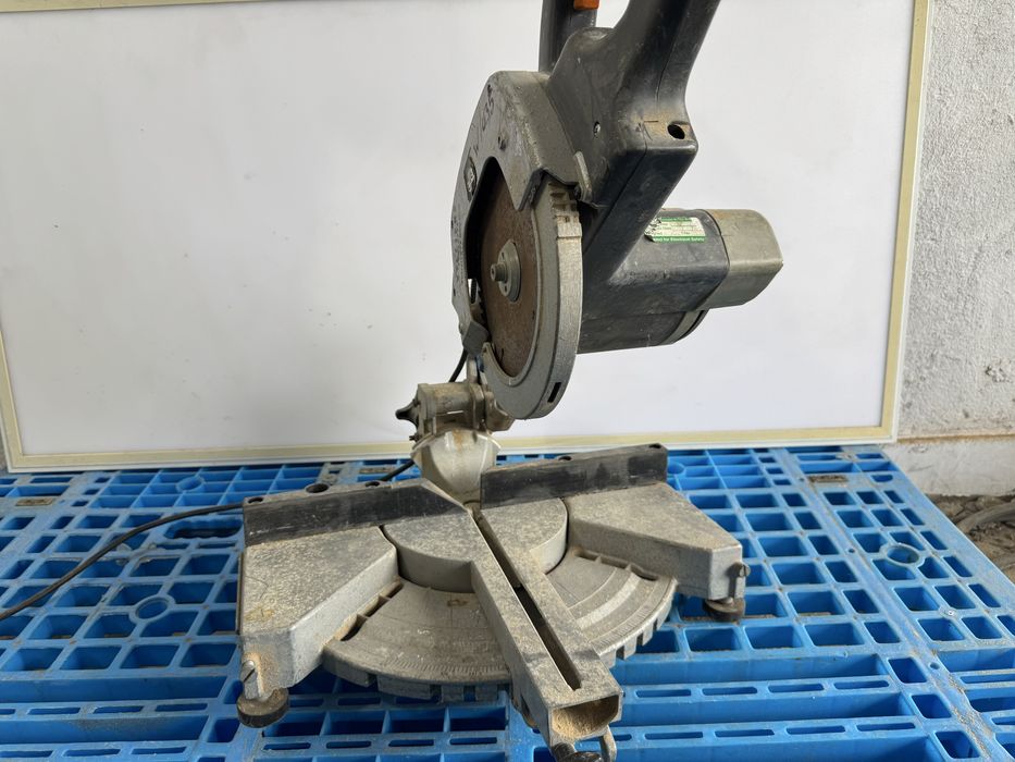 Циркуляр пендула - Elu 1200 W