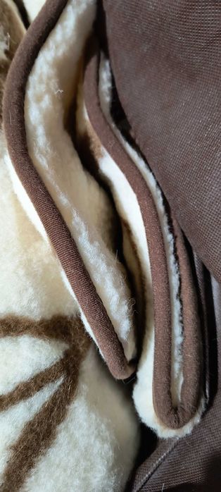 Завивка и възглавници от мериносова вълна . НОВИ