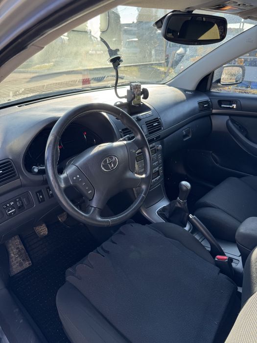 Toyota Avensis 2.0 D-4D 2004