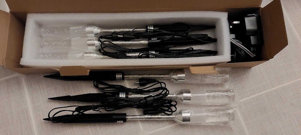 Градински лампи IRISECO с колчета, 6 броя 12V нисковолтови LED, IP65