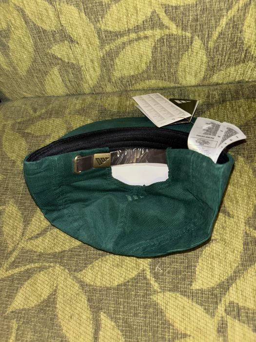 НОВИ шапки с козерка Adidas