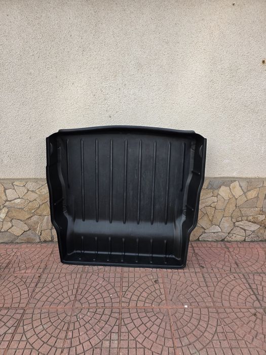 Оригинален леген за багажник за  Мерцедес w212 седан