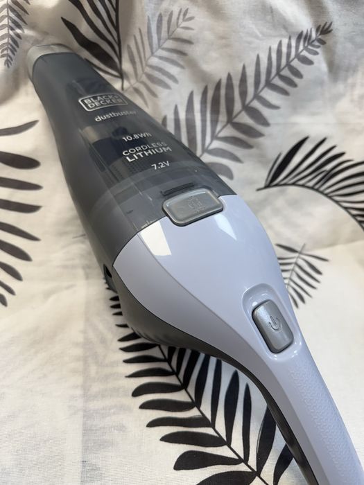 Ръчна прахосмукачка Black + Decker 7.2 V