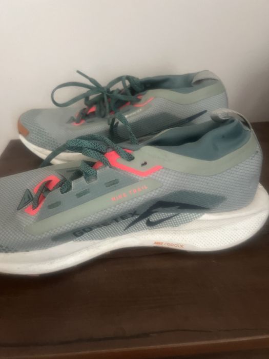 Срочно продам мужские спортивные красовки . Ииалия . Оригенал 40 р /S