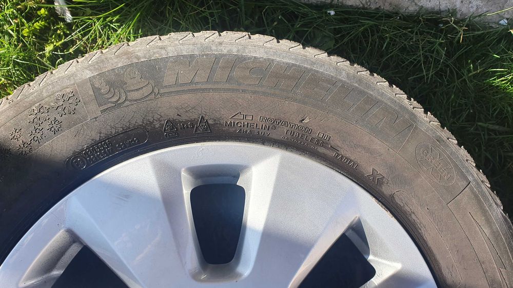 Set jante aliaj cu cauciucuri de iarnă MICHELIN*Audi A6 225/60 R16