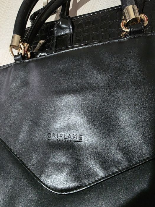 Лот от чанти Oriflame,Valentino