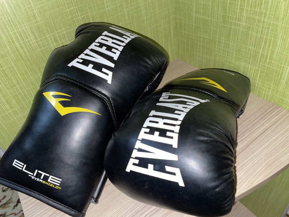 Продам перчаты для бокса (груша ) EVERLAST ORIGINAL