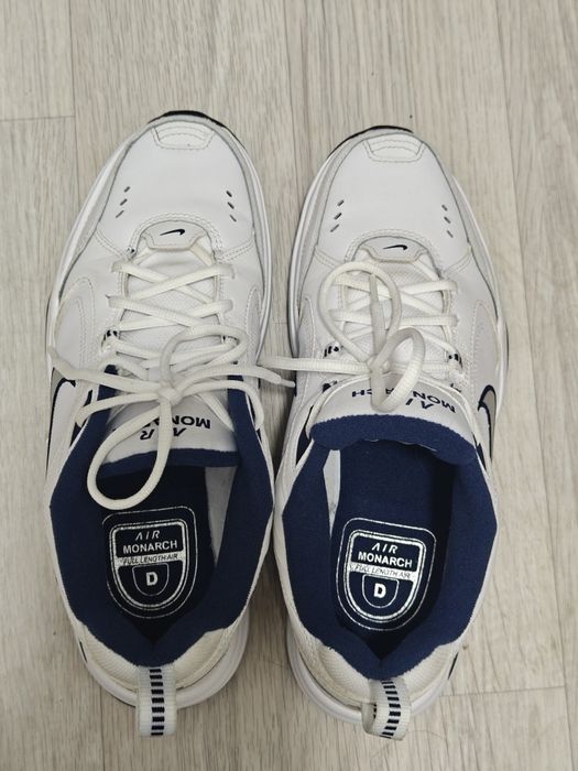 Nike air monarch IV