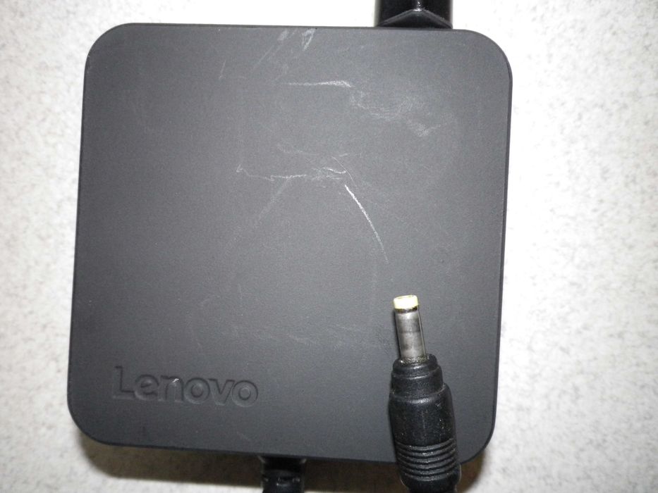 Оригинални захранващи адаптери за лаптопи