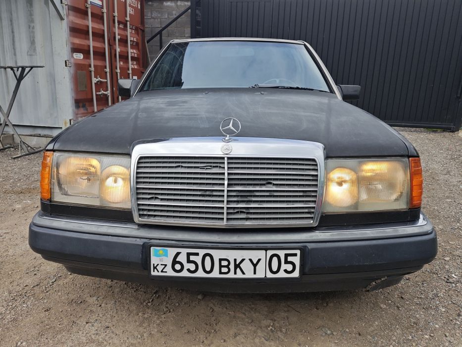 Mercedes Benz 300E