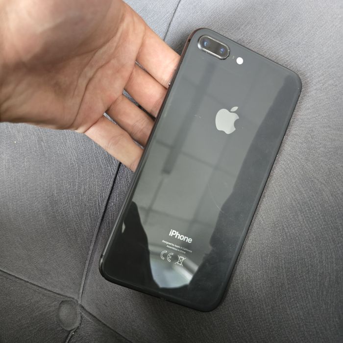Iphone 8 plus телефон сатылады