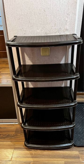 Продам пластиковую обувницу