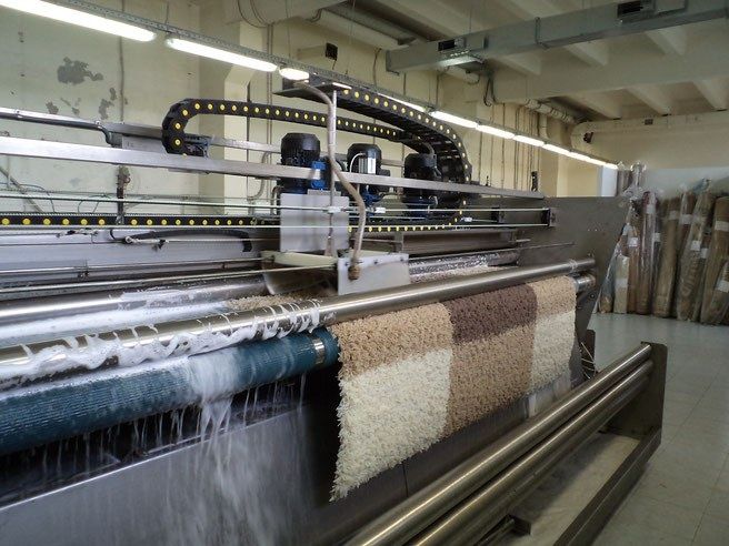 Стира ковров Aksiya 10.000 dan metr kvadrati gilam yuvish ximchiska