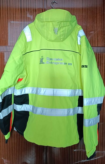 Работно яке с светлоотраьителни ивици