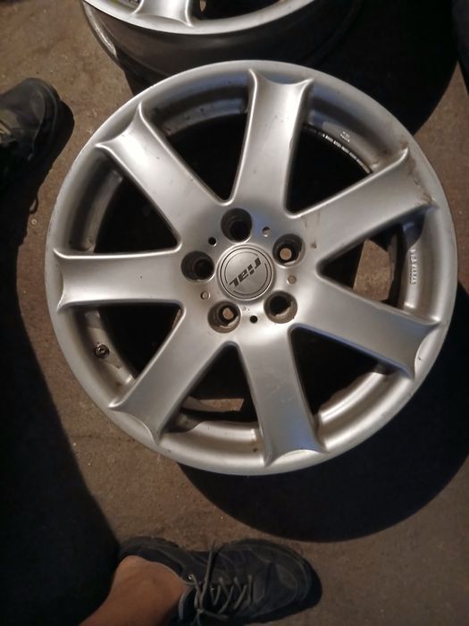 Продавам джанти 17-ки