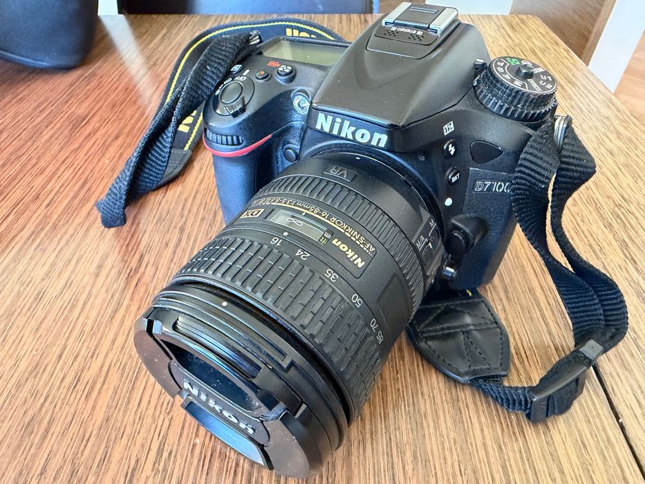 фотоапарат Nikon D7100 с обектив